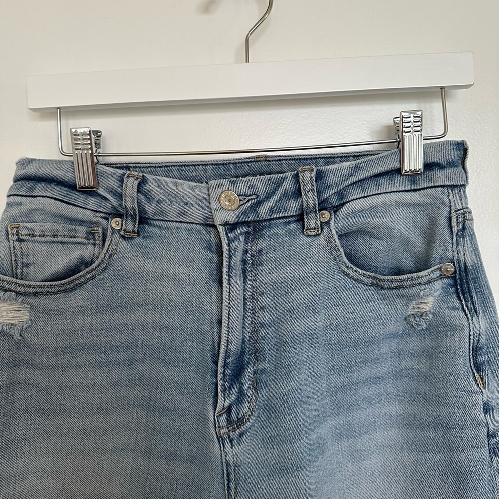 American Eagle- Pre-loved Curvy Mom Jean - Picture 4 of 8